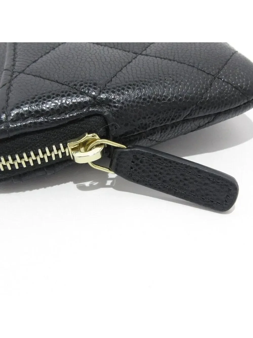 CHANEL Matelasse Black Calfskin Coin Case Gold hardware 607-051525